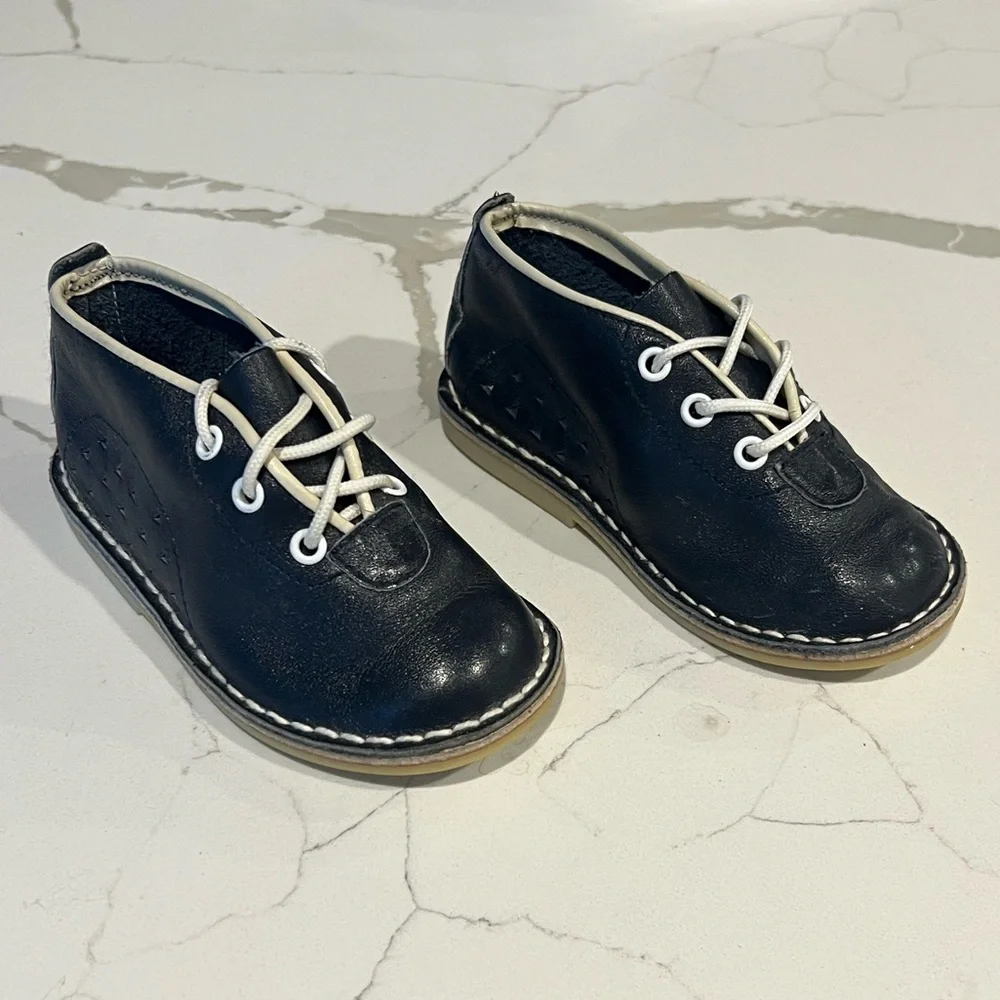 Vintage G. Bell Navy Perforated Walking Shoes Childrens Sz 6